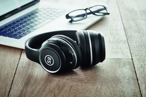 GiftRetail MO9920 - SINGAPUR ANC headphone and pouch Black