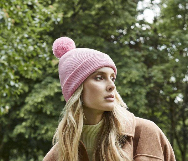 Beechfield BF426 - Elegant Faux Fur Pompom Beanie for All Seasons