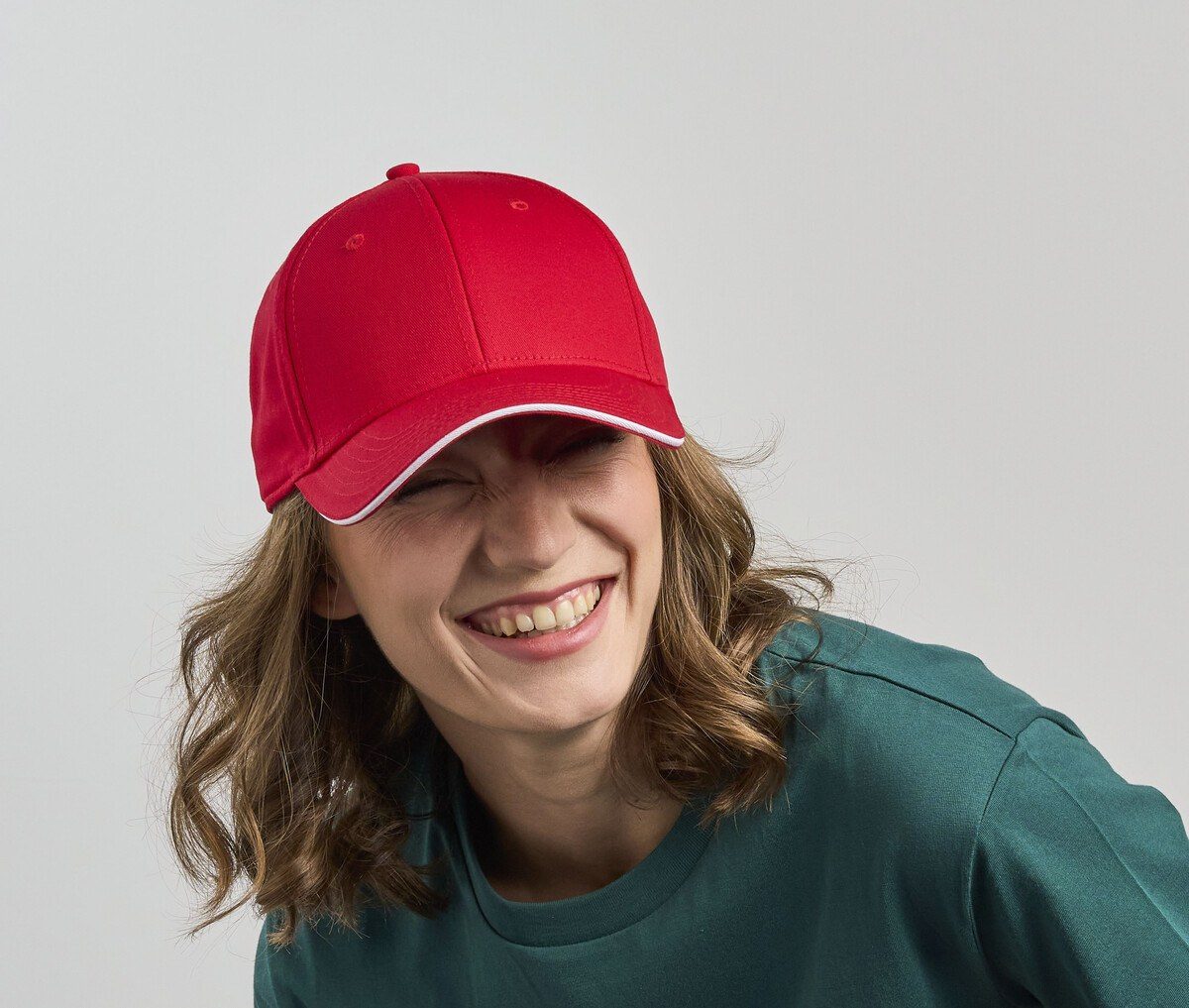 ATLANTIS HEADWEAR AT291 - 6-panel cap with sandwich piping